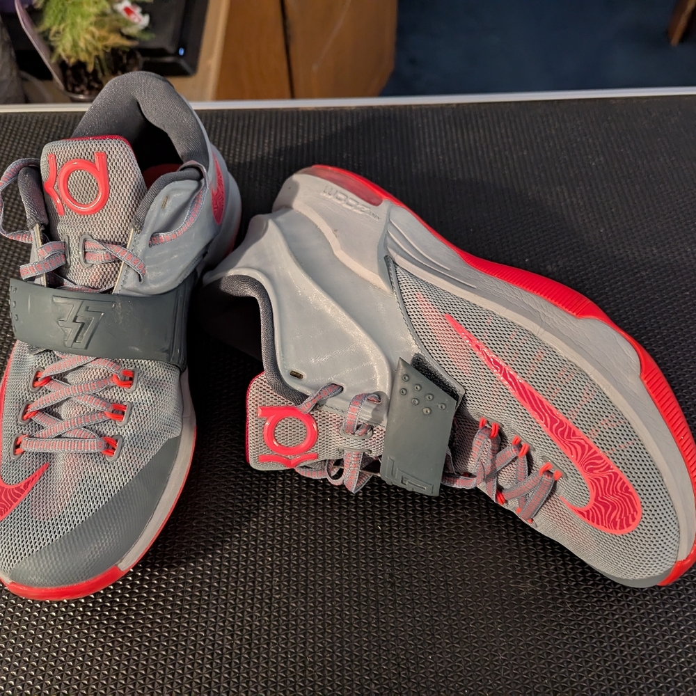 Nike KD 7 zoom. ( NWOT )